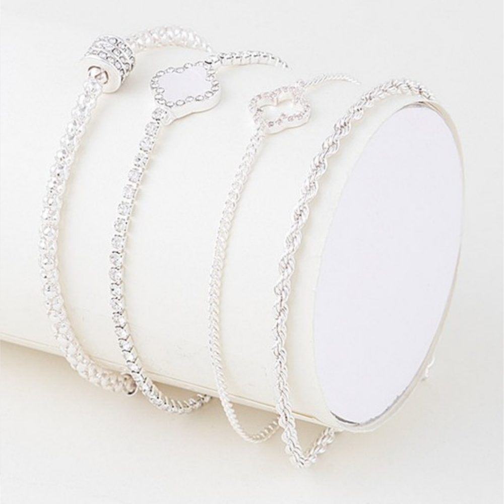 Multi Bejeweled Open Clover Chain Bracelet